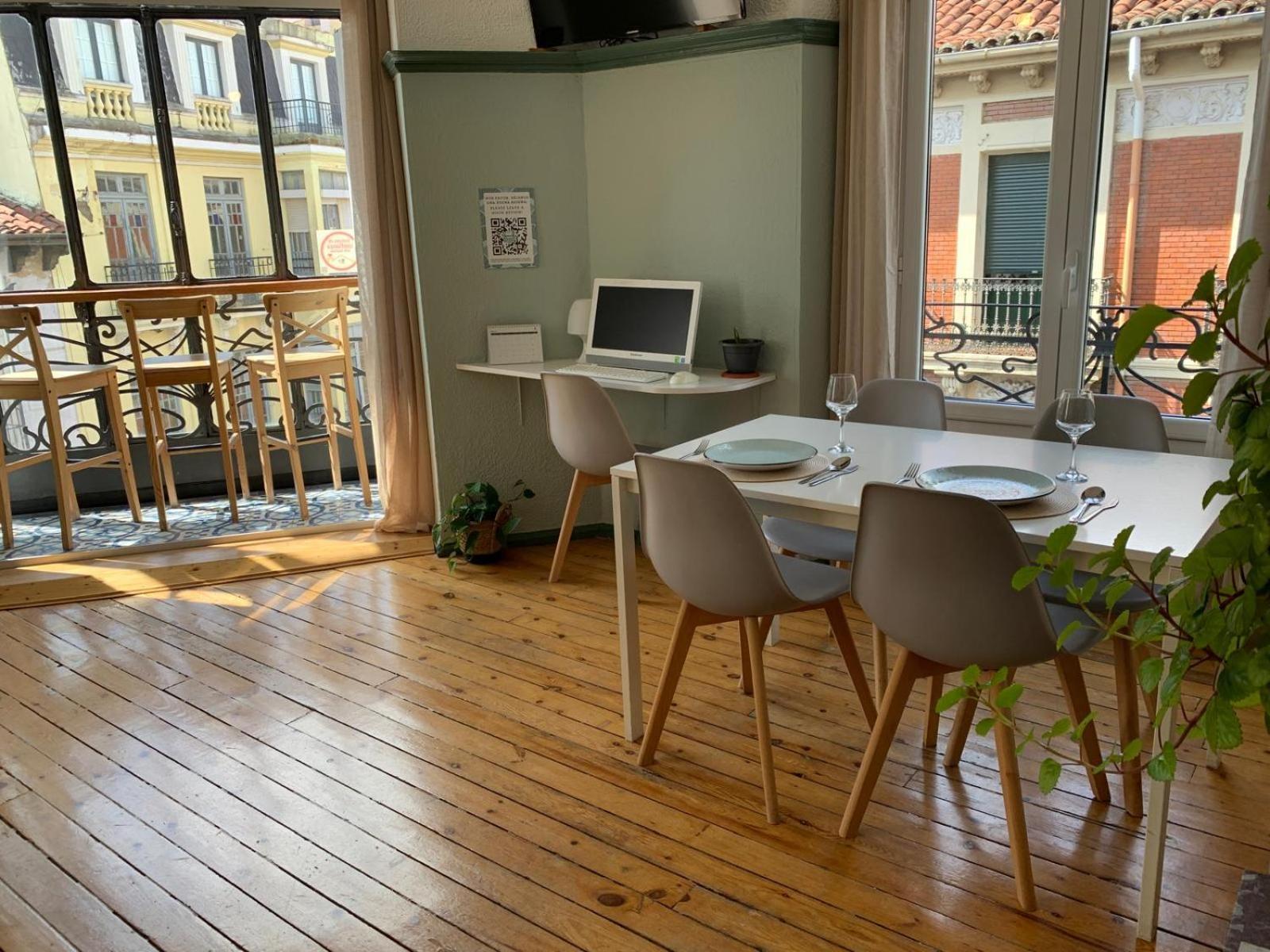 Leon Hostel Ngoại thất bức ảnh
